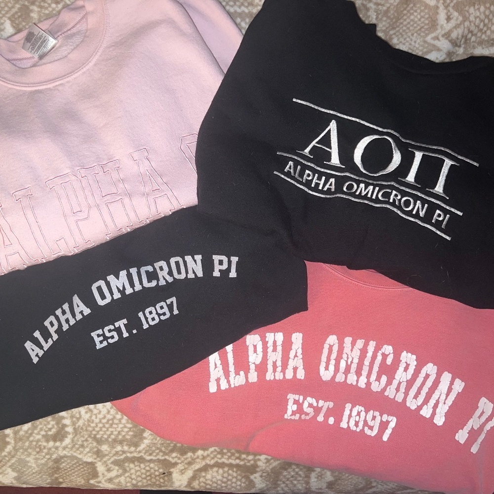 Alpha Omicron Pi AOII Sorority Sweatshirt Bundle M/L